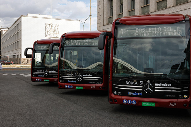 Rapporto Istat Ambiente urbano, a Roma raddoppiati i bus a basse emissioni