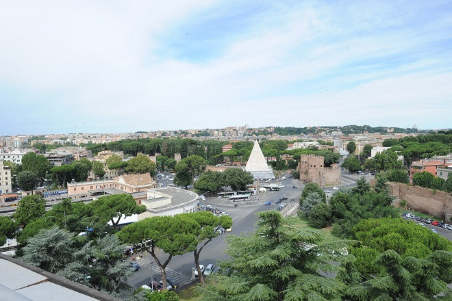 Lavori su viale della Piramide Cestia, piazze Porta San Paolo e Albania